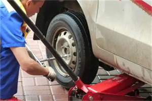 源汇附近拖车24小时服务热线电话